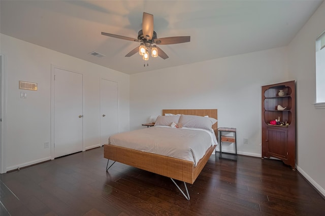 7634 Braesdale Ln, Houston, TX 77071 - bedroom with hardwood / wood-style floors and a ceiling fan