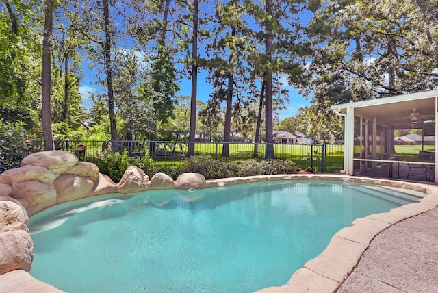 16027 Broadwater Dr, Crosby, TX 77532 - photo 2