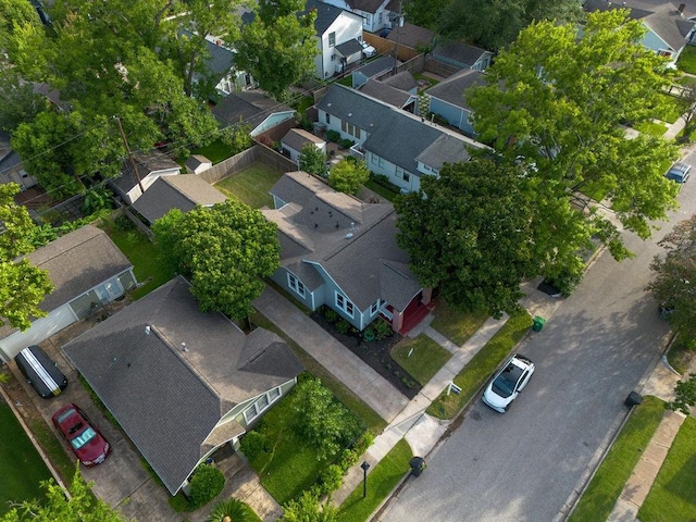 1020 E 16th St, Houston, TX 77009 - aerial view of property and surrounding area with nearby suburban area