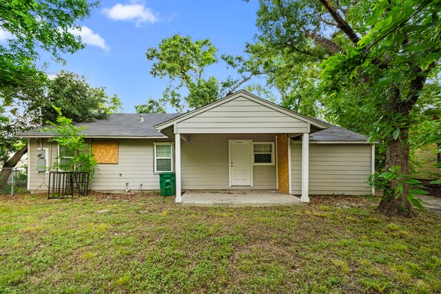 5835 Southseas St, Houston, TX 77033 - view of front of property featuring a patio area and roof with shingles
