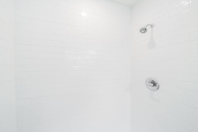 8318 Hanfro Ln, Houston, TX 77088 - bathroom view of a tile shower