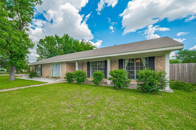 101 Wildrose St, Baytown, TX 77520 - ranch-style house with brick siding