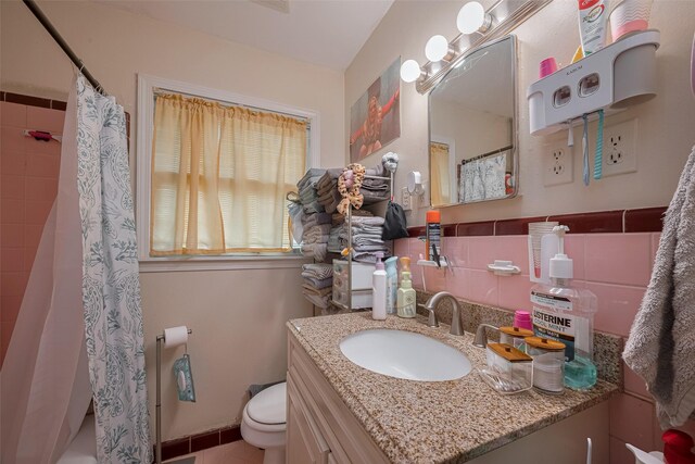 513 Frankie St, Wharton, TX 77488 - full bathroom featuring vanity and toilet