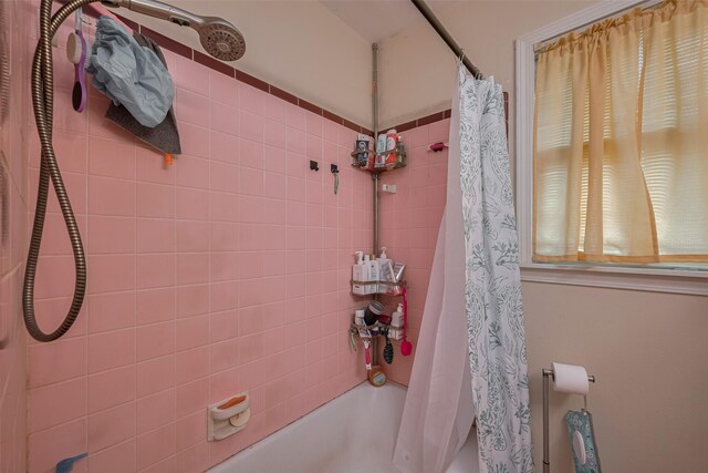 513 Frankie St, Wharton, TX 77488 - full bathroom with shower / bathtub combination with curtain