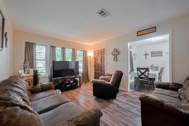 513 Frankie St, Wharton, TX 77488 - living room with wood finished floors