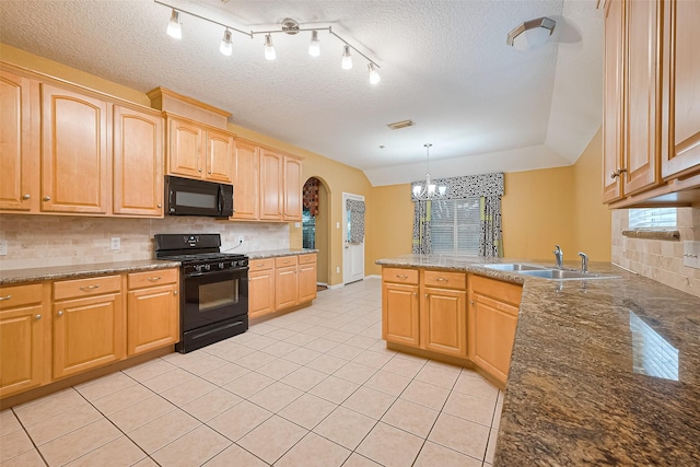 3803 Doveswood Cir, Needville, TX 77461 - kitchen featuring black appliances, a chandelier, decorative backsplash, arched walkways, and a textured ceiling