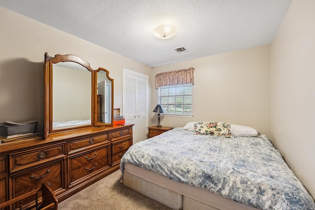 3101 Yost Blvd, Pearland, TX 77581 - carpeted bedroom with a closet