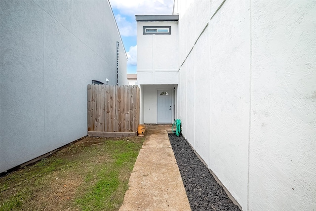 10318 Rockcrest Dr, Houston, TX 77041 - property entrance