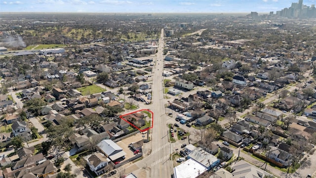 4110 N Main St, Houston, TX 77009 - aerial view of property and surrounding area featuring property parcel outlined