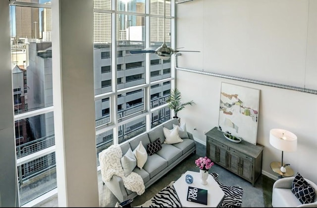 2000 Bagby St Unit 9420, Houston, TX 77002 - living room with baseboards