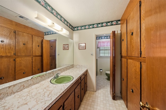 91 E Post Oak Ln, Shepherd, TX 77371 - bathroom featuring vanity and tile patterned floors