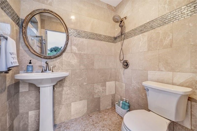 10210 Grape Creek Grove Ln, Cypress, TX 77433 - bathroom featuring tile walls and a tile shower