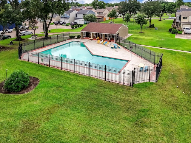 10260 Field Stone Dr, Houston, TX 77041 - community pool with a residential view and a patio area