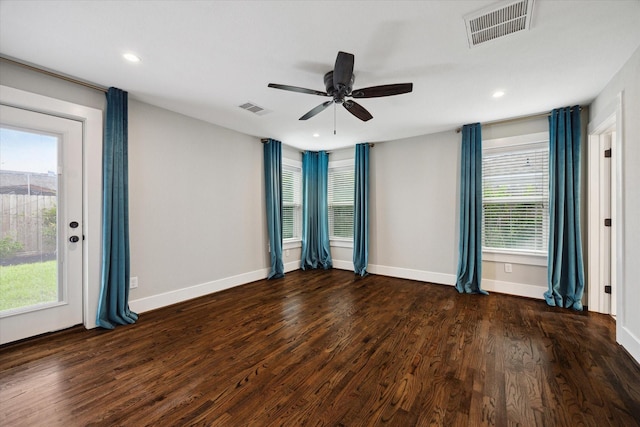 5001 Farmer St, Houston, TX 77020 - unfurnished room featuring a ceiling fan, dark wood-style flooring, and recessed lighting
