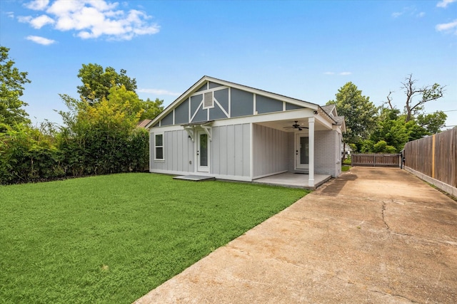 5001 Farmer St, Houston, TX 77020 - back of house with concrete driveway and ceiling fan