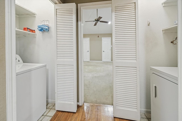 7447 Cambridge St Unit 15, Houston, TX 77054 - laundry area featuring a ceiling fan and washing machine and clothes dryer