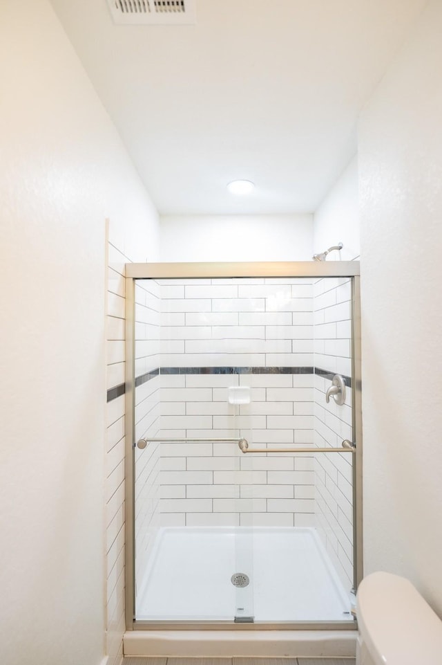 1025 Hathaway Ln, Marque, TX 77568 - full bath featuring a stall shower