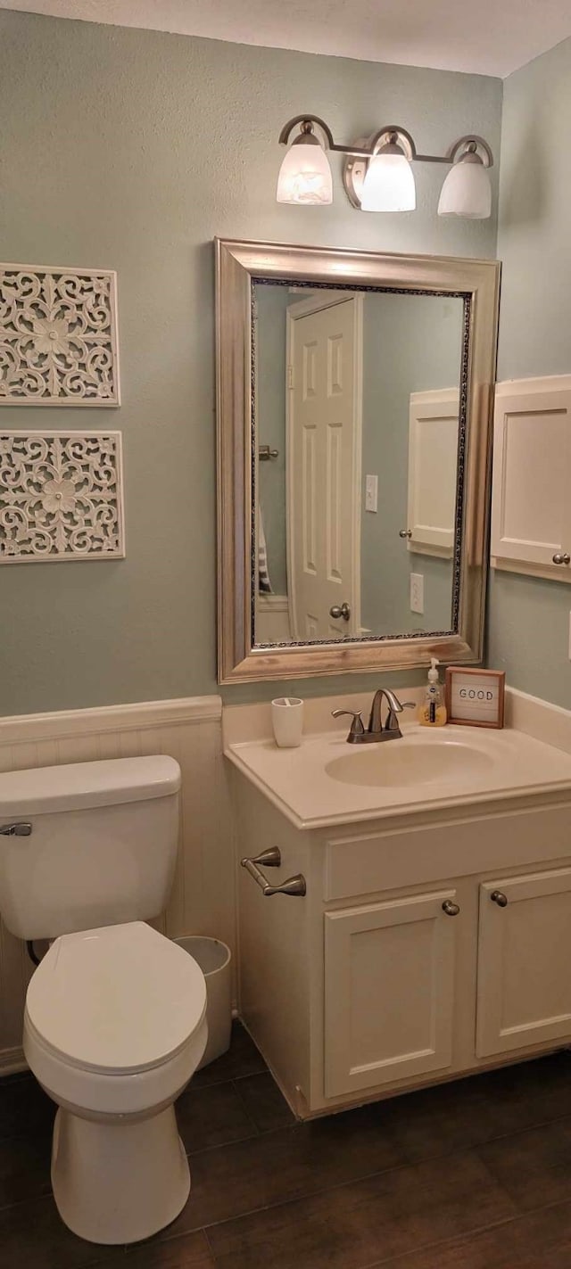 7922 Scenic Canyon Ln W, Houston, TX 77095 - bathroom featuring vanity and wainscoting