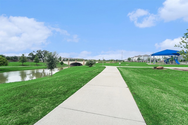 4101 Split Ivy Dr, Houston, TX 77080 - view of community featuring a water view and a yard