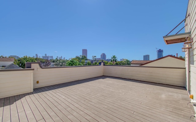 517 Fowler St, Houston, TX 77007 - wooden terrace with a skyline view
