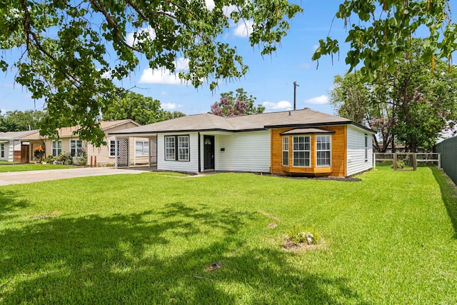 1000 W Thomas Ave, Pasadena, TX 77506 - ranch-style home featuring driveway