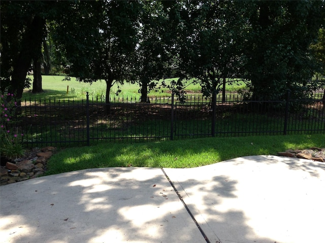 18806 Rusty Anchor Ct, Humble, TX 77346 - photo 2