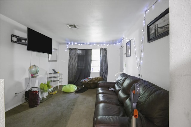 4115 Trail Lake Dr, Houston, TX 77045 - view of carpeted living area