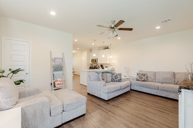 5529 Evanston Ln, Pasadena, TX 77505 - photo 11