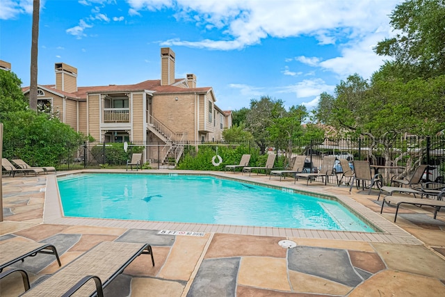 1860 White Oak Dr Unit 334, Houston, TX 77009 - community pool featuring a patio area