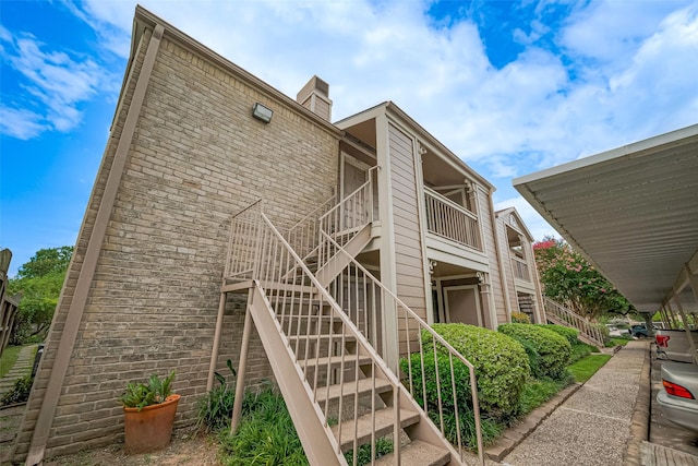 1860 White Oak Dr Unit 334, Houston, TX 77009 - view of property featuring stairway