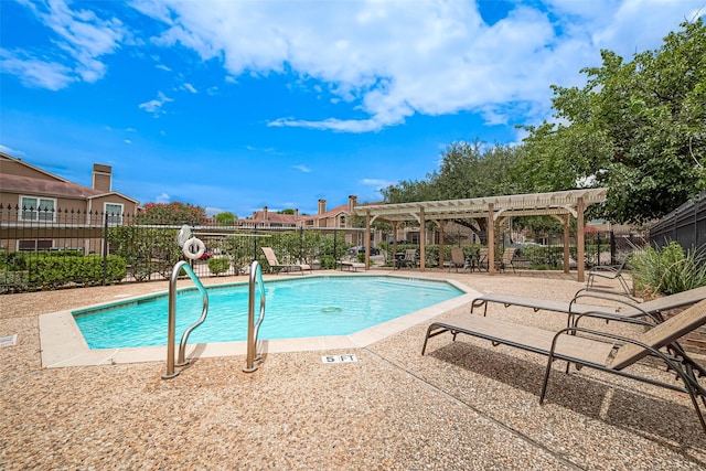 1860 White Oak Dr Unit 334, Houston, TX 77009 - community pool with a pergola and a patio area