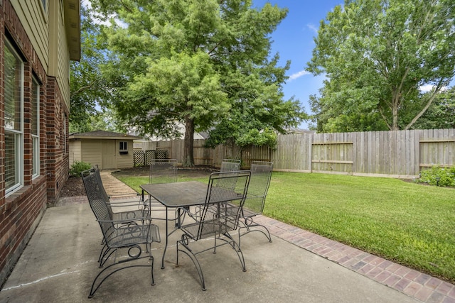 16407 Bogan Flats Ct, Houston, TX 77095 - fenced backyard featuring outdoor dining area and a patio