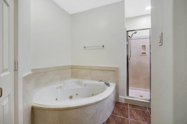 4734 Cashel Glen Dr, Houston, TX 77069 - full bath featuring a stall shower and a tub with jets