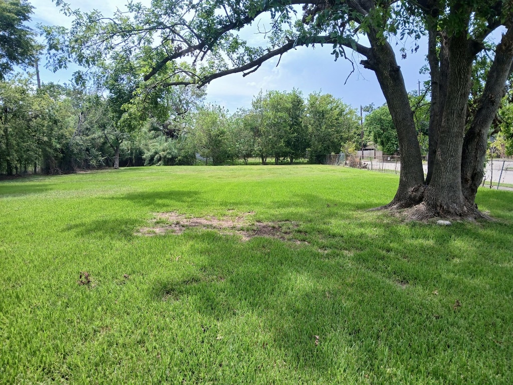 5916 Engleford St, Houston, TX 77026