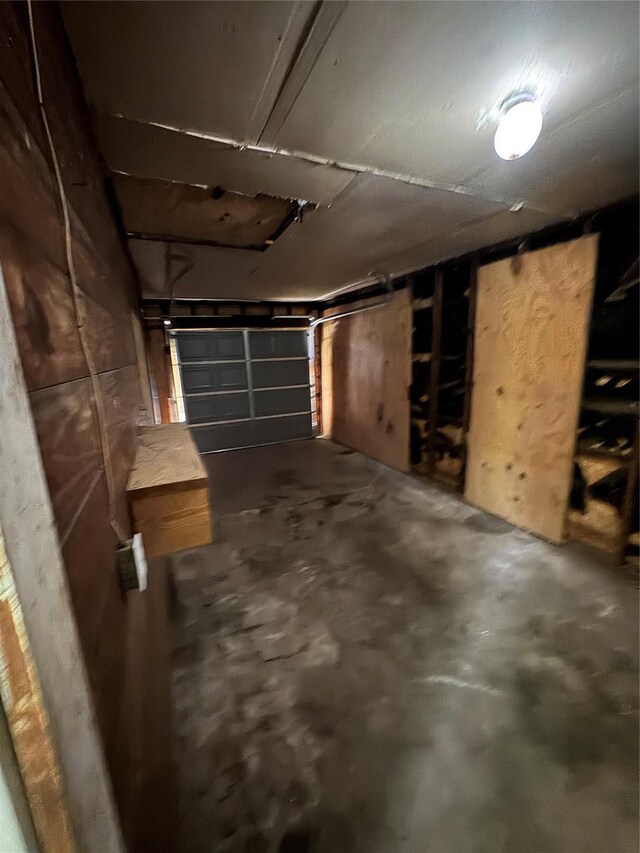 2222 8th St, Houston, TX 77547 - view of garage