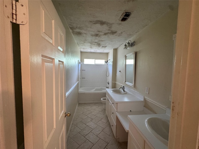 3 Ridgeline Ct, The Woodlands, TX 77381 - full bath featuring vanity and washtub / shower combination