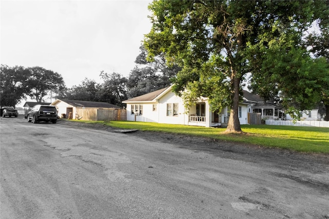 103 Birch St, Wallis, TX 77485
