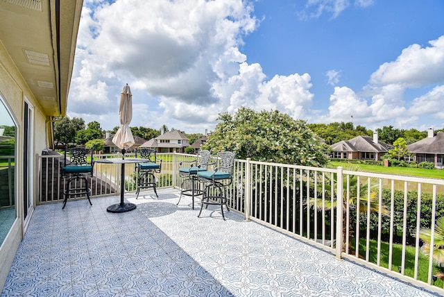 1006 Pointe Loma Dr, Sugar Land, TX 77479 - patio / terrace featuring a residential view