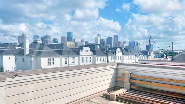 2325 Hutchins St, Houston, TX 77004 - patio / terrace with a skyline view