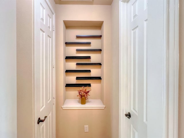 2325 Hutchins St, Houston, TX 77004 - view of hallway