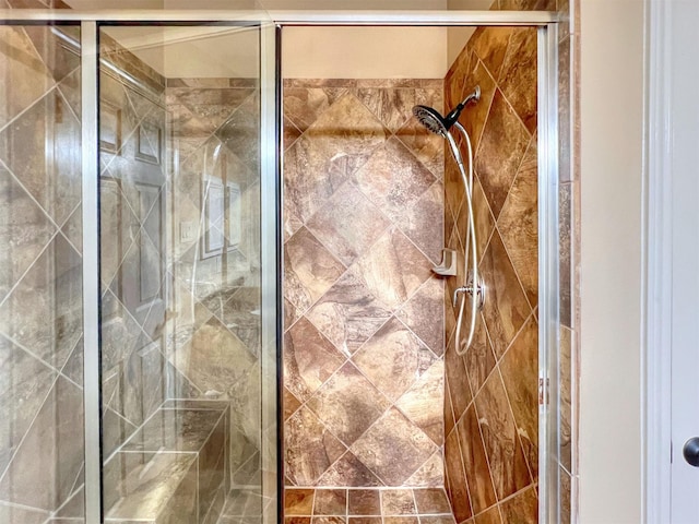 2325 Hutchins St, Houston, TX 77004 - full bath featuring a stall shower