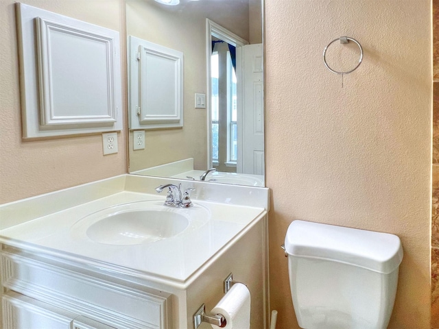 2325 Hutchins St, Houston, TX 77004 - bathroom with a textured wall and vanity