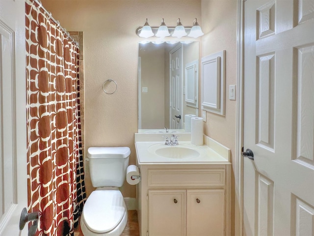 2325 Hutchins St, Houston, TX 77004 - full bath featuring vanity and toilet