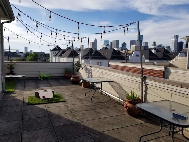 2325 Hutchins St, Houston, TX 77004 - view of patio / terrace with a view of skyline
