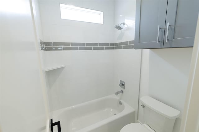 1202 Hamblen St, Houston, TX 77009 - full bath featuring toilet and shower / washtub combination