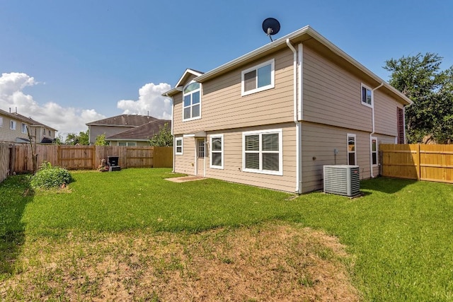 12807 Maybank Shores Ct, Houston, TX 77045 - rear view of house featuring a fenced backyard