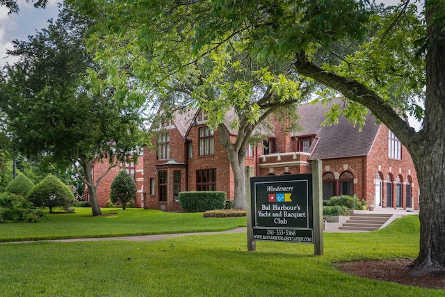 2601 Sailboat Dr, Houston, TX 77058 - view of home's community with a yard