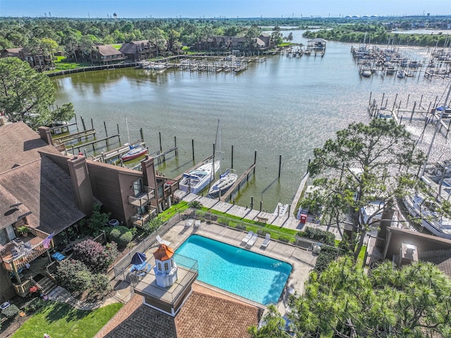 2114 Crows Nest Dr, League City, TX 77573 - aerial view of a large body of water