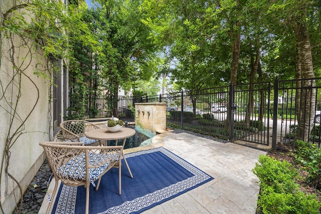 30 Hackberry Ln Unit A, Houston, TX 77027 - view of patio