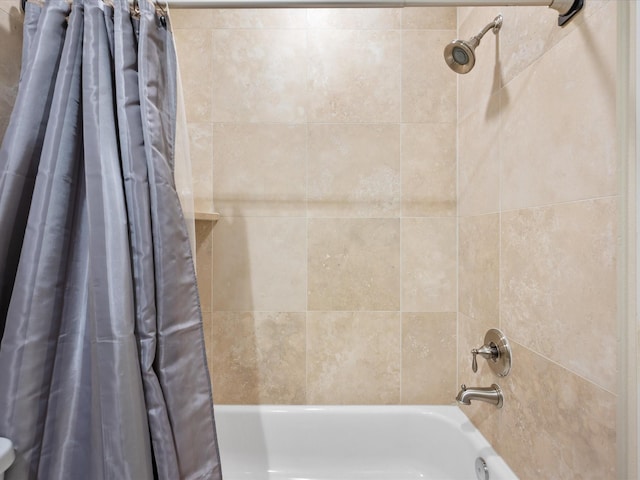 249 E 27th St, Houston, TX 77008 - full bathroom featuring shower / tub combo with curtain